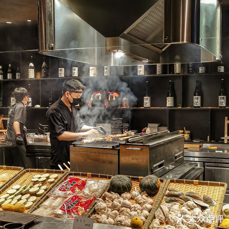在南京西路❗️这家烧鸟深夜食堂氛围感超棒❗️