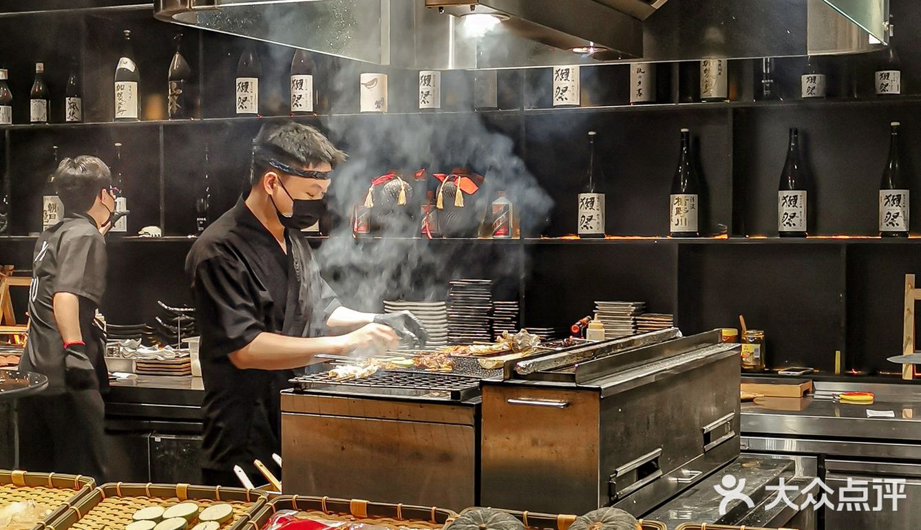 在南京西路❗️这家烧鸟深夜食堂氛围感超棒❗️