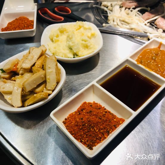 韩聚屋韩国烤肉餐厅(万达广场新北店)