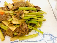 芹菜炒肉-围龙屋客家食府(福田店)