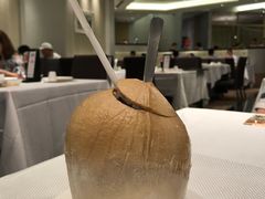 椰子水-新加坡海鲜共和(名胜世界圣淘沙海滨坊)