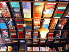 -钟书阁(松江泰晤士小镇店)