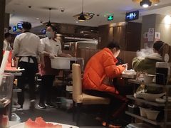 -海底捞火锅鲜切牛肉主题店(长寿路店)
