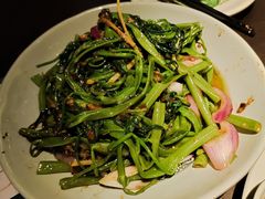 -大头虾越式风味餐厅(光明广场店)