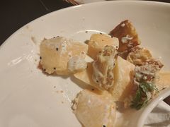 菠萝油条虾-北平味道.京味菜.烤鸭(梨园店)