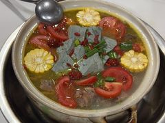 山药腊肉腊排养生汤锅-花水湾红太阳牛肉汤锅