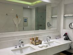 -苏州金鸡湖中茵皇冠假日酒店