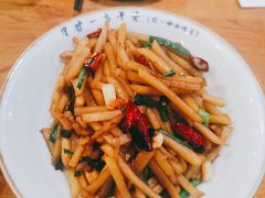 金牌土豆丝-吃饭皇帝大土家民族菜(正大广场店)