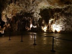 -波斯托伊纳溶洞