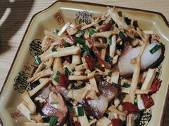 -临江餐馆二楼美食部落