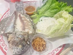 -席娜卡琳火车铁道夜市