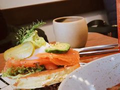 三文鱼水波蛋松饼-AFS Cafe & Canteen(闽江二路店)