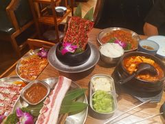 -明洞阿姨·韩式酱蟹烤肉·创意料理(三元桥店)