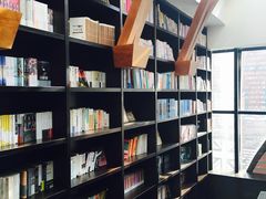 -钟书阁(松江泰晤士小镇店)