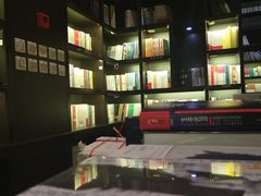 -钟书阁(松江泰晤士小镇店)