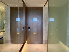 -上海滴水湖皇冠假日酒店