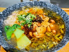 -八月美食小馆(银泰城总店)