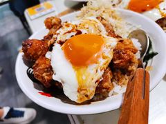 生炸鸡腿蛋饭-食运茶餐厅(文化宫店)