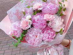 -何兮花店·气球派对鲜花店(马桥银春路万科城店)