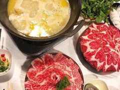 -鲜入围煮花胶鸡海鲜火锅