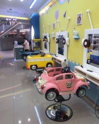 -爆米花儿童美发乐园