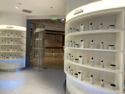 -PE SALON