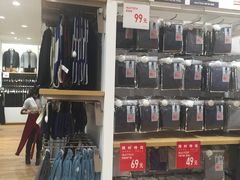 -优衣库(上海虹口龙之梦店)