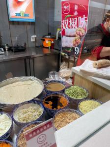 阿战lucky roll卷凉皮(万象城店)-"感觉这种卷面皮一夜之间到处都开的