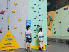 -蓝天攀岩-青少年训练(罗湖益田假日广场店)