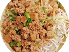 -鹤江桥·红油牛肉粉(SKP店)