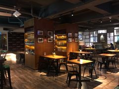 大堂-JINNS锦时 steak&pizza(浸信会礼拜堂旧址店)