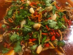 蒜香耗油丁丁兔-罗妈砂锅(四川成都奎星楼店)