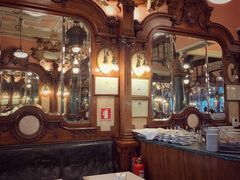 -Majestic Café