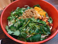 -爆炸头阿姨小四川正宗川味小吃(无任何分店)