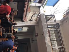 -茅屋大酒店