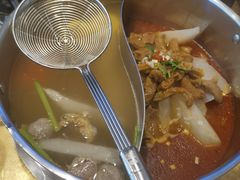 鲜牛杂鸳鸯锅-左庭右院鲜牛肉火锅(金山万达店)