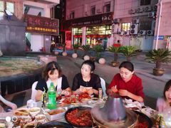 -羊家胡同·龙虾烧烤火锅(龙汇路店)