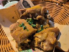 金牌脆皮猪脚-魏铭鱼头捞饭(晋阳路店)