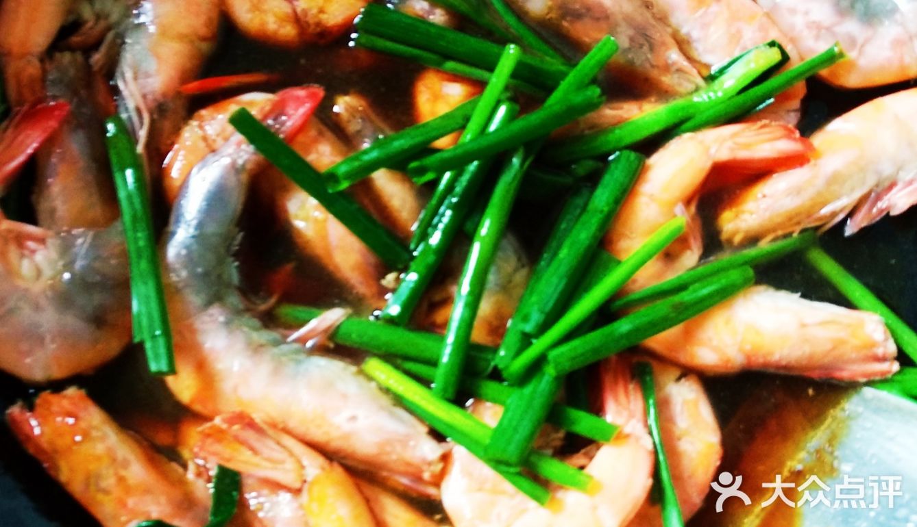 调料:食用油、香葱、生抽、老抽、料酒 步骤