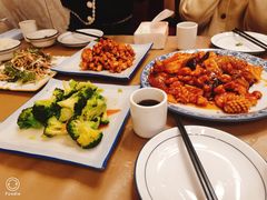-金牌餐厅·天津菜·八珍豆腐·老爆三(瓷房子店)