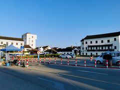 -新场古镇-停车场