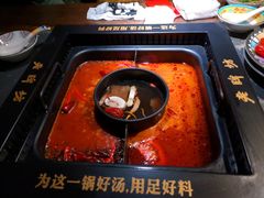 -老牌坊云南鱼豆花火锅(哈西万达店)
