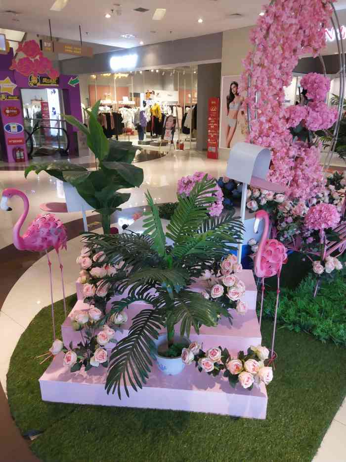 丹尼斯7天地"经常光顾丹尼斯,六天地是一家大超市产品很.