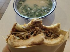 -烤鸭肉夹馍鸭汤店