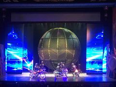 -工人俱乐部剧场杂技表演