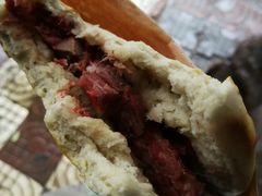 腊牛肉夹馍-杨天玉腊牛羊肉店