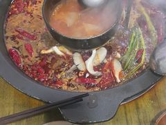-黄潇洒老火锅(九眼桥宏济巷店)
