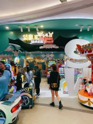 -袋鼠王蹦床公园(中信泰富万达广场嘉定新城店)