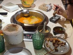 -喃喃椰·糟粕醋·椰子鸡火锅(七堡花园店)