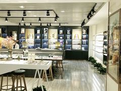 -宏宇眼镜蔡司依视路折扣店(兆佳眼镜城店)